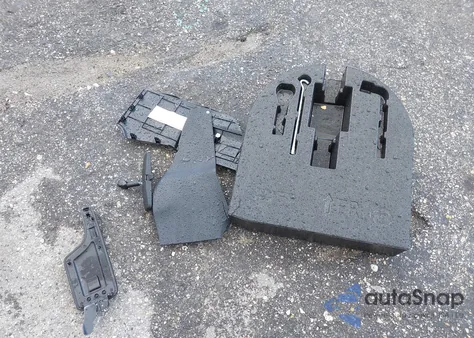 2020 Nissan Kicks Sv Xtronic Cvt z USA, uszkodzony, nr VIN 3N1CP5CV6LL555803